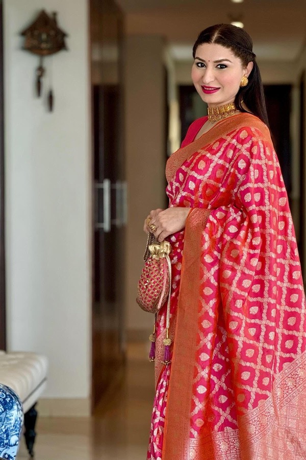 Handwoven Pink colour banarasi Silk Saree